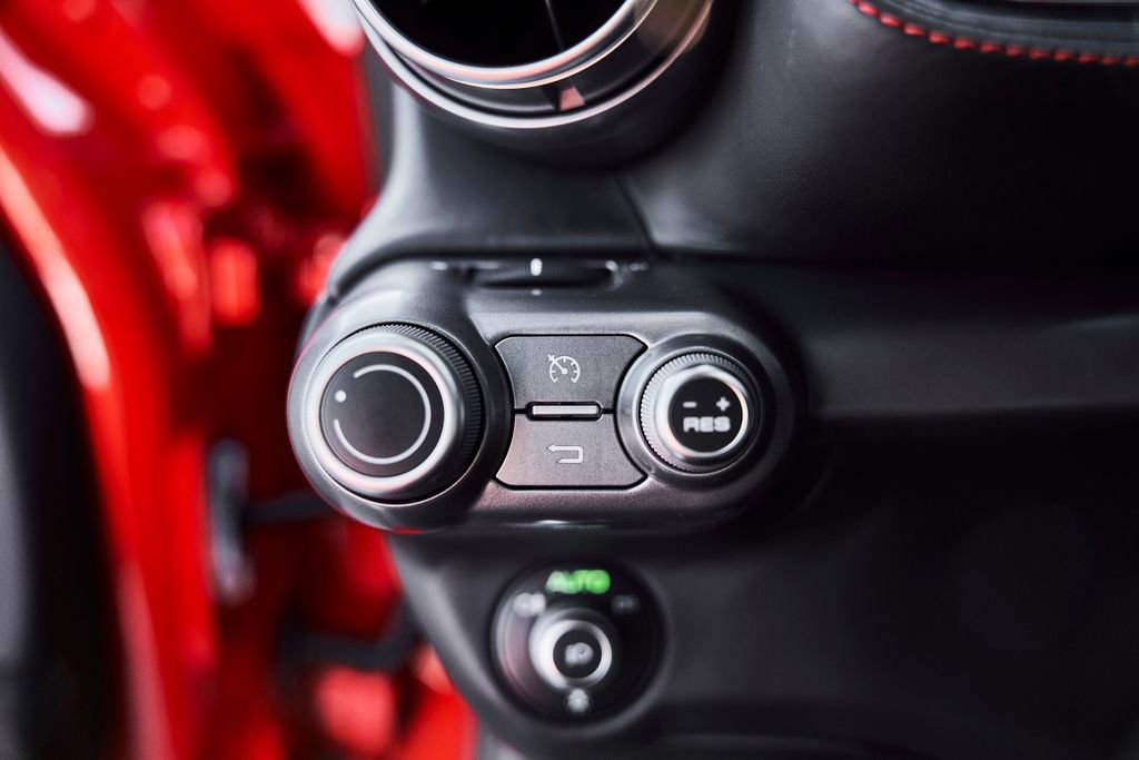 Used 2020 Ferrari 812 Superfast RWD image 47