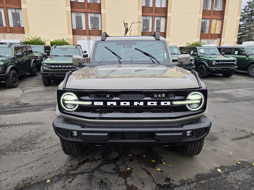 New 2025 Ford Bronco Outer Banks image 2