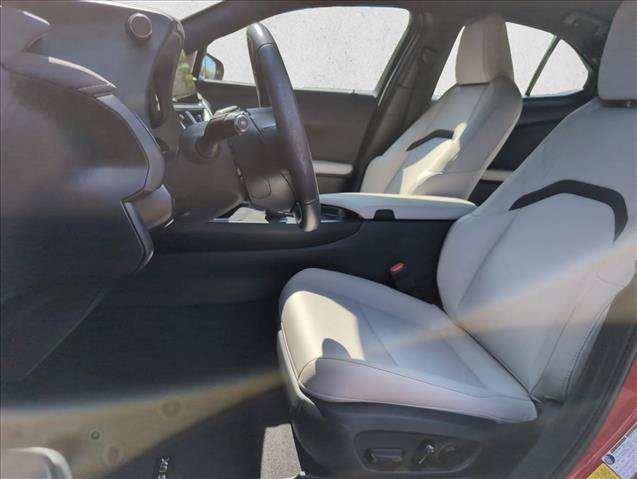 Used 2025 Lexus UX 300h FWD image 11