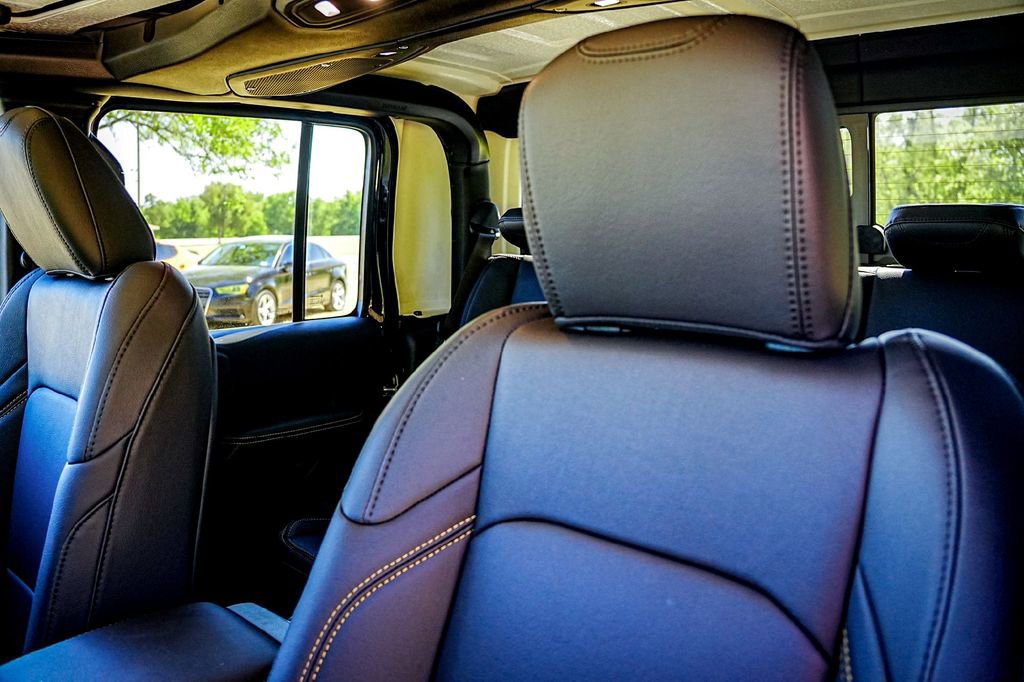 New 2025 Jeep Gladiator Sport image 13