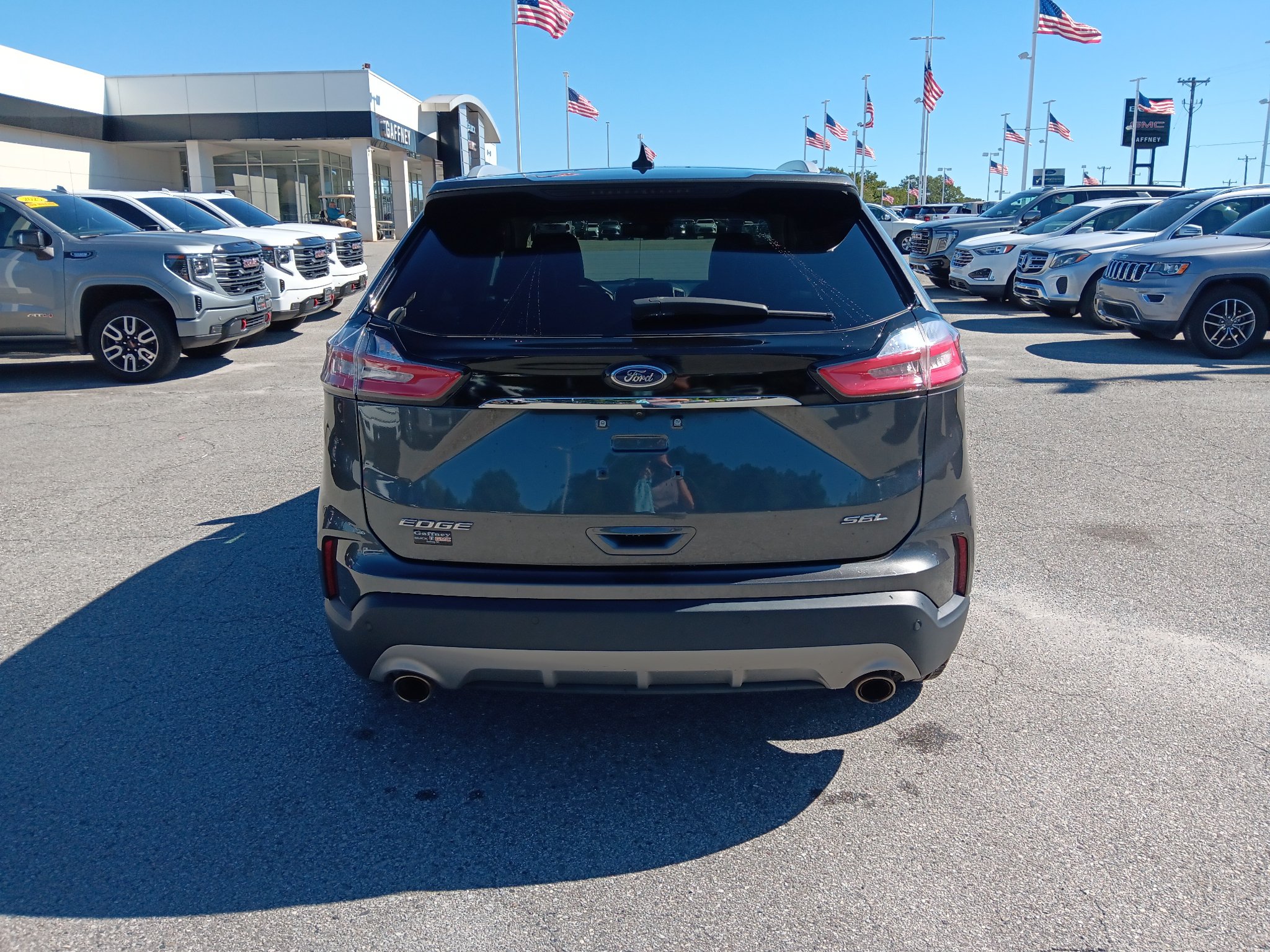 Used 2020 Ford Edge SEL w/ Convenience Package FWD image 4