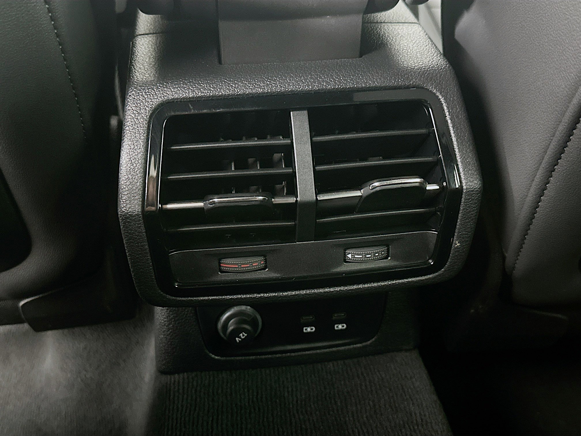 Used 2025 Audi Q3 2.0T Premium image 25