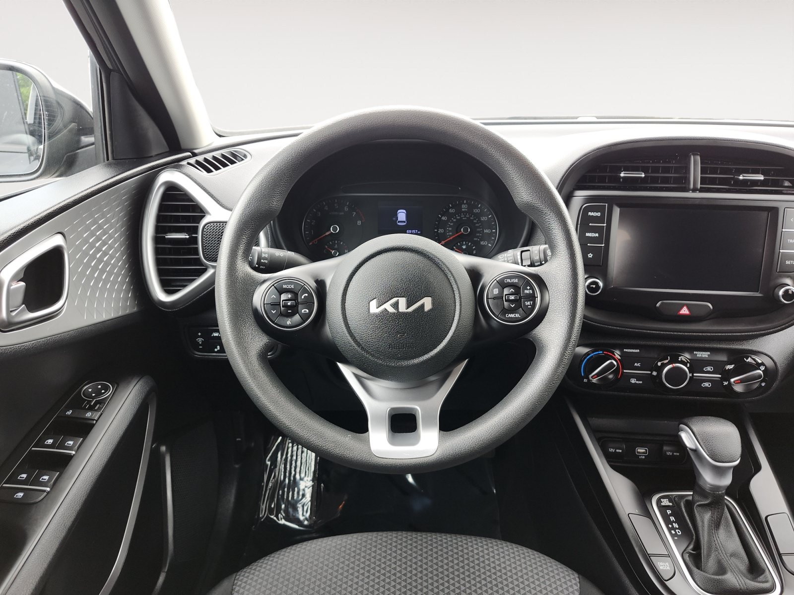 Used 2022 Kia Soul LX w/ Technology Package FWD image 12