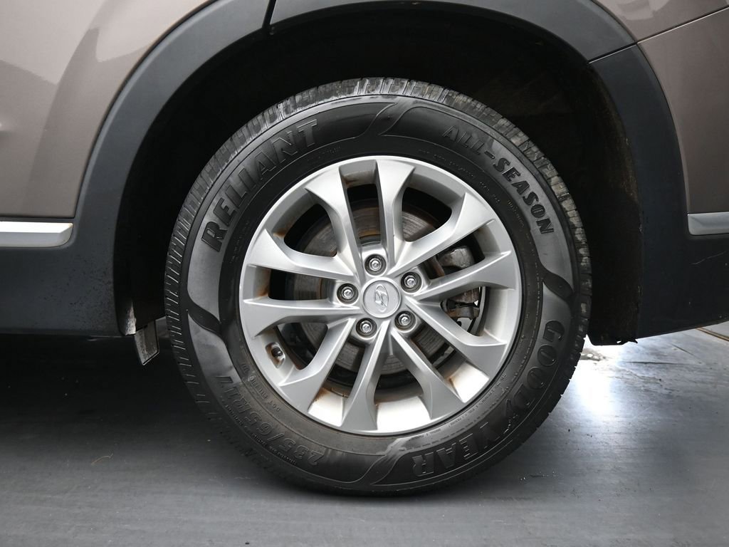 Used 2019 Hyundai Santa Fe SE FWD image 14