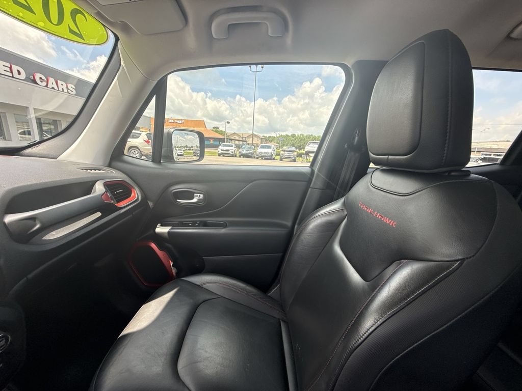 Used 2021 Jeep Renegade Trailhawk AWD/4WD image 31