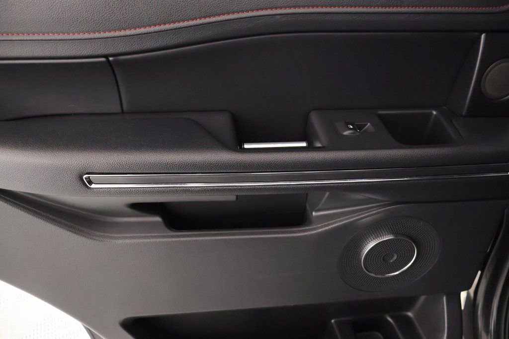 Used 2022 Ford Expedition Limited image 18