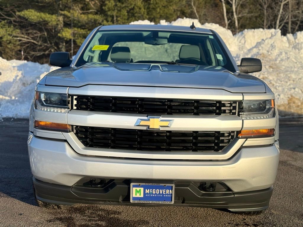 Used 2018 Chevrolet Silverado 1500 Custom w/ Custom Value Package image 5