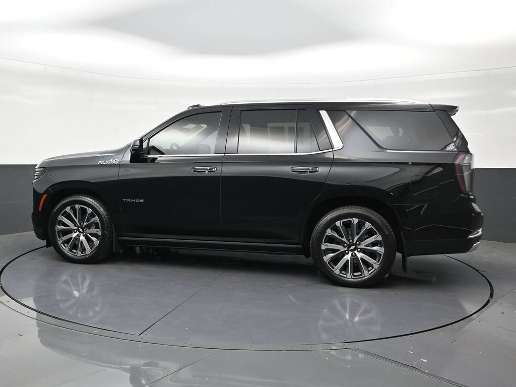 Used 2025 Chevrolet Tahoe High Country RWD image 2