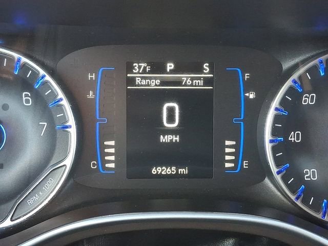 Used 2023 Chrysler Voyager LX image 20