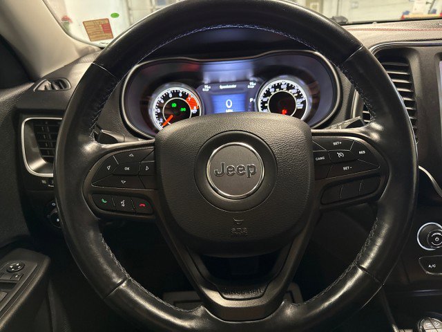 Used 2020 Jeep Cherokee Trailhawk w/ Cold Weather Group image 18