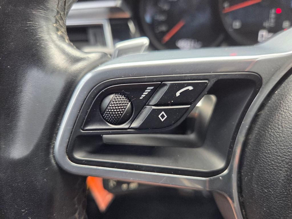 Used 2018 Porsche Macan AWD/4WD image 18