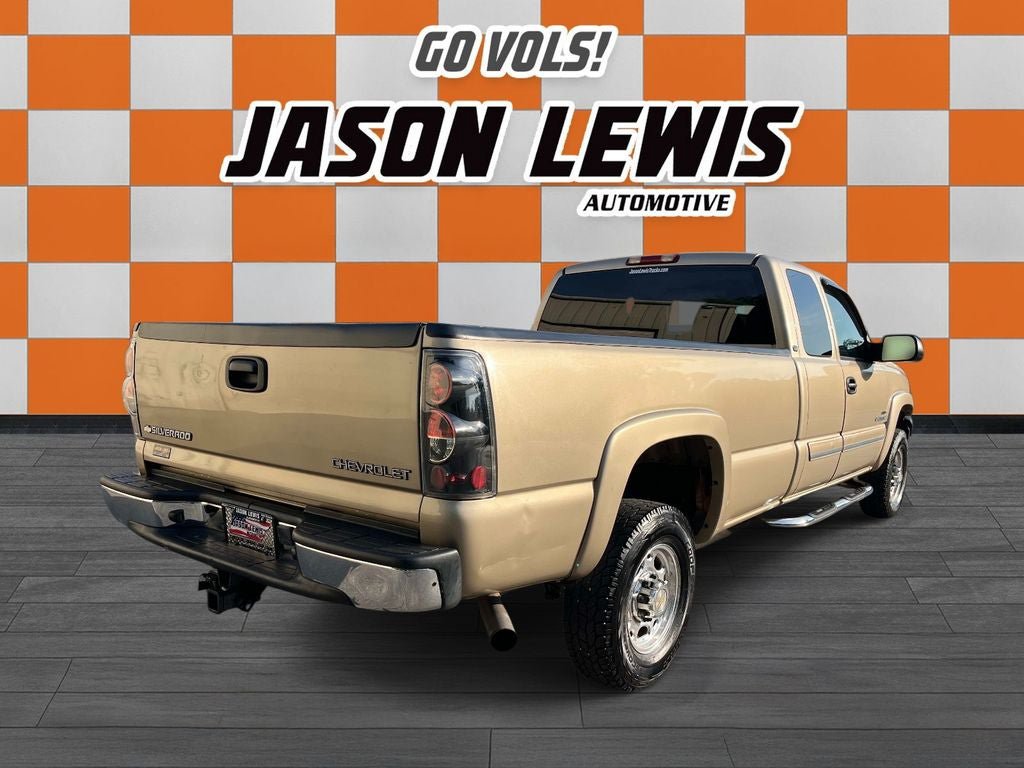Used 2004 Chevrolet Silverado 2500 LS w/ Heavy-Duty Power Package RWD image 3