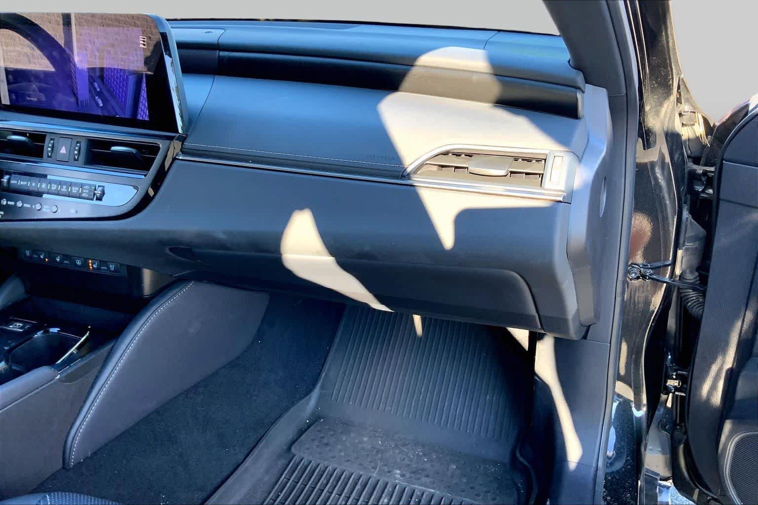 Used 2024 Lexus ES 350 Ultra Luxury w/ Accessory Package (Z2) FWD image 19
