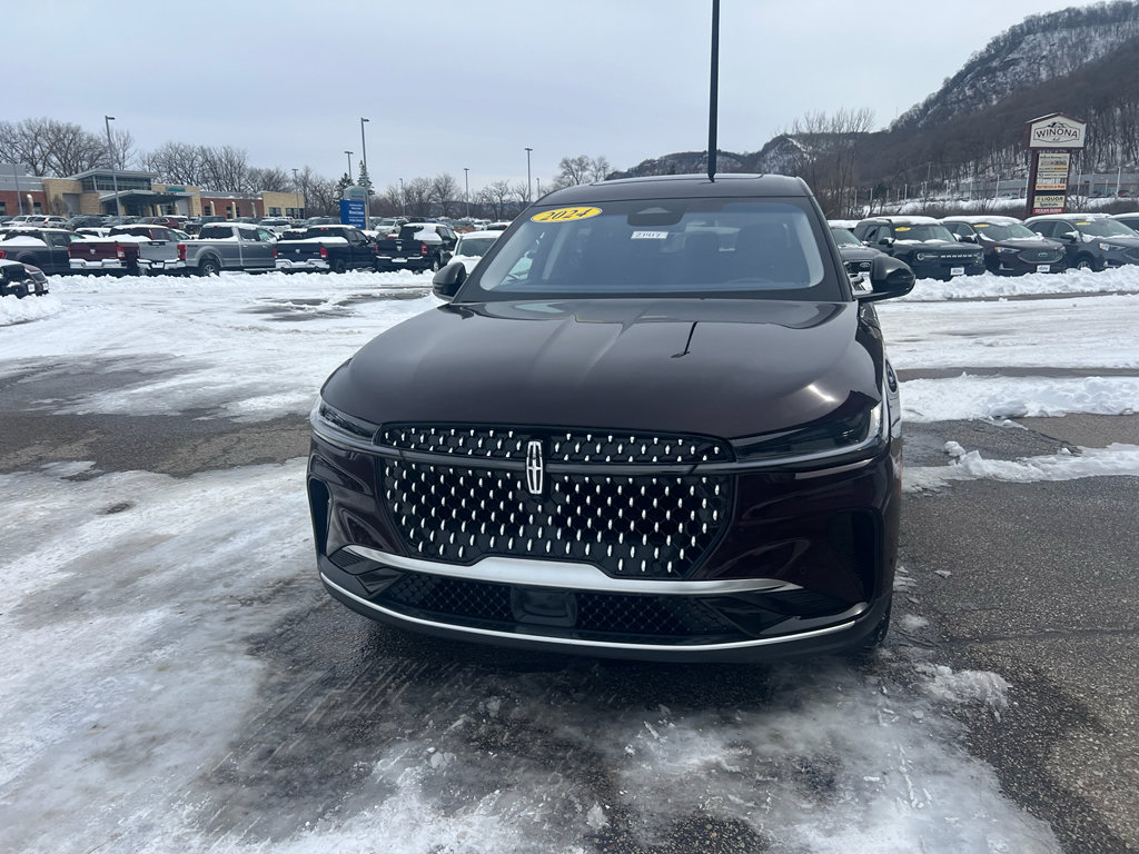 Used 2024 Lincoln Nautilus Premier w/ Equipment Group 102A AWD/4WD image 2