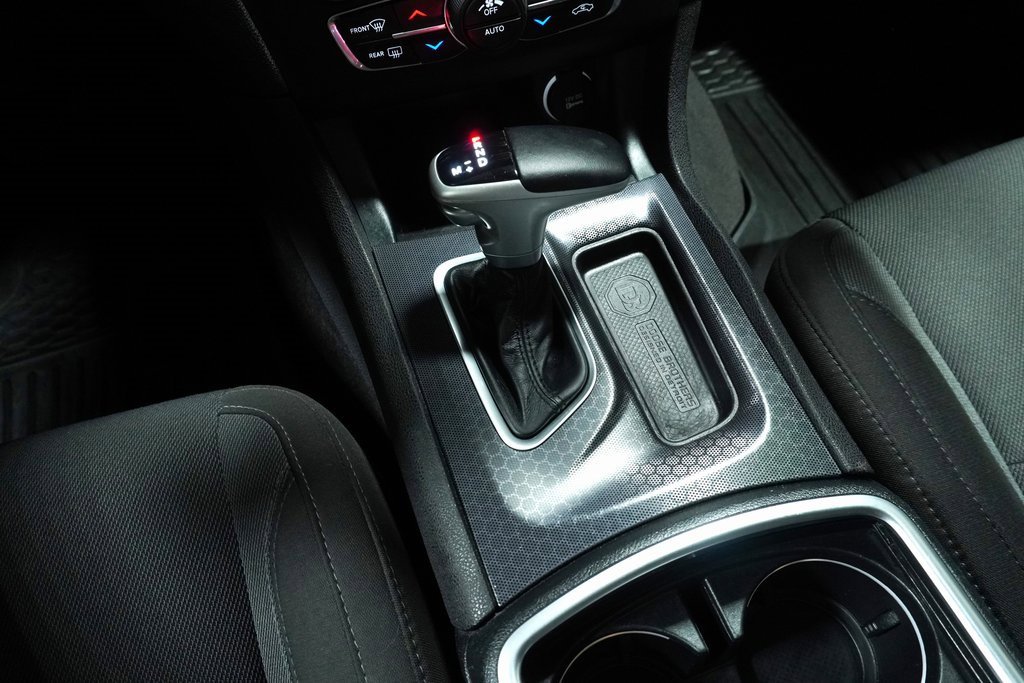Used 2017 Dodge Charger SXT image 18