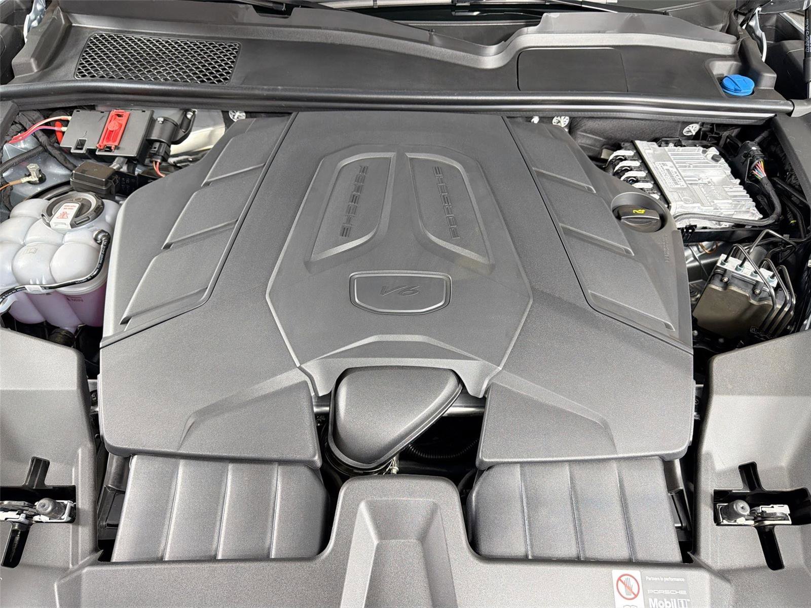 Used 2026 Porsche Cayenne Coupe AWD/4WD image 37