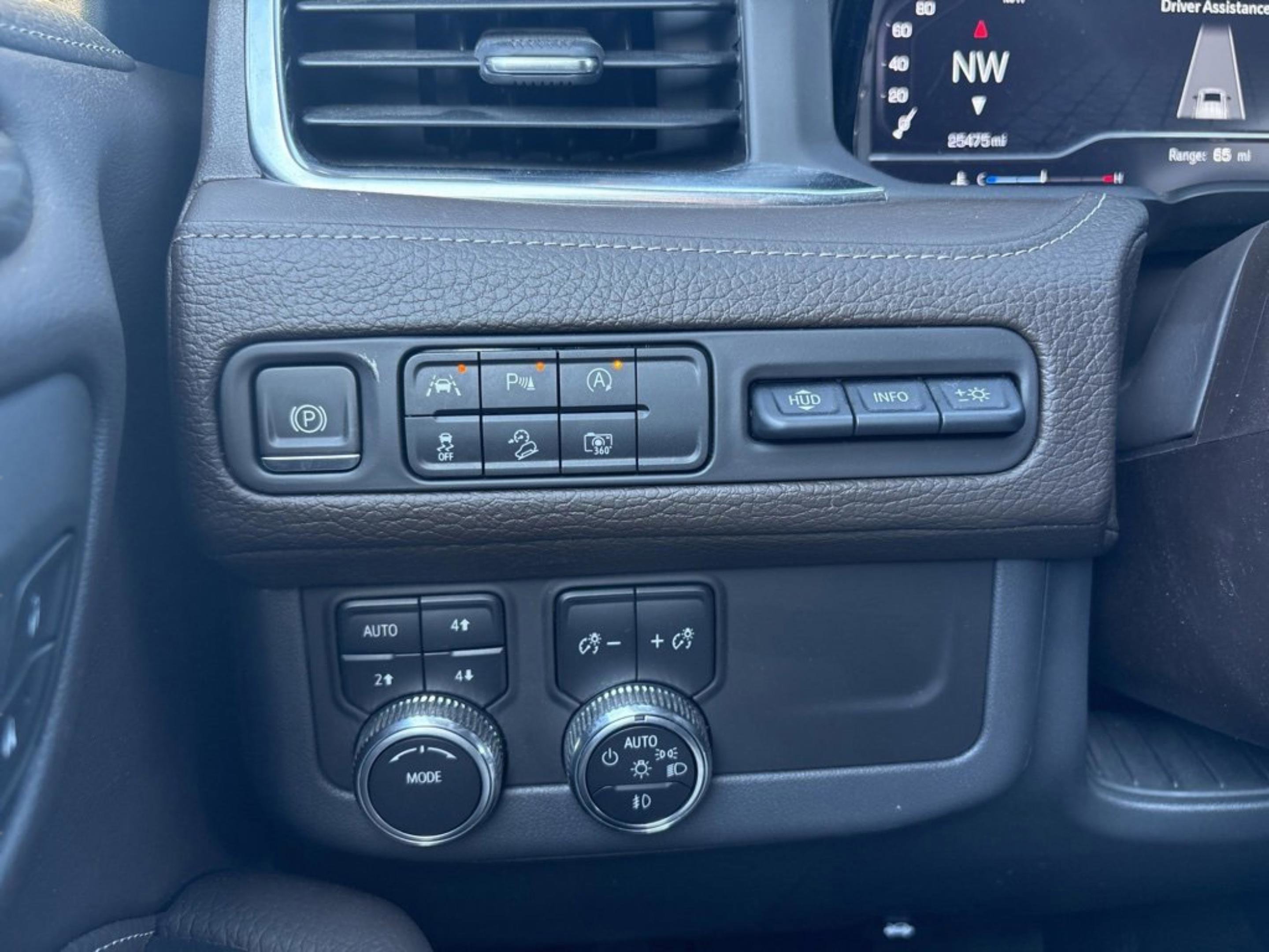 Used 2023 GMC Yukon XL Denali image 27