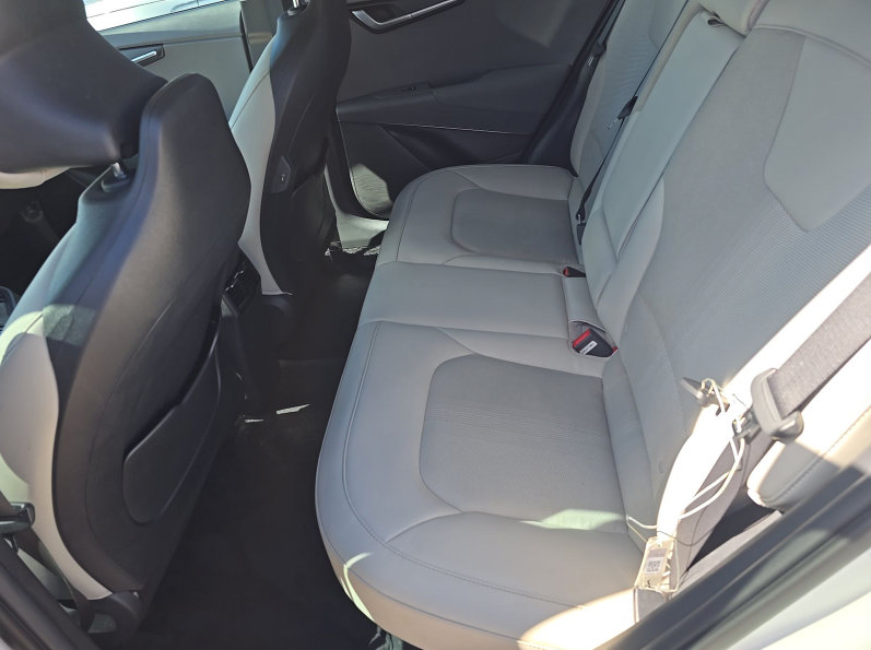 Used 2023 Kia Niro EX FWD image 10