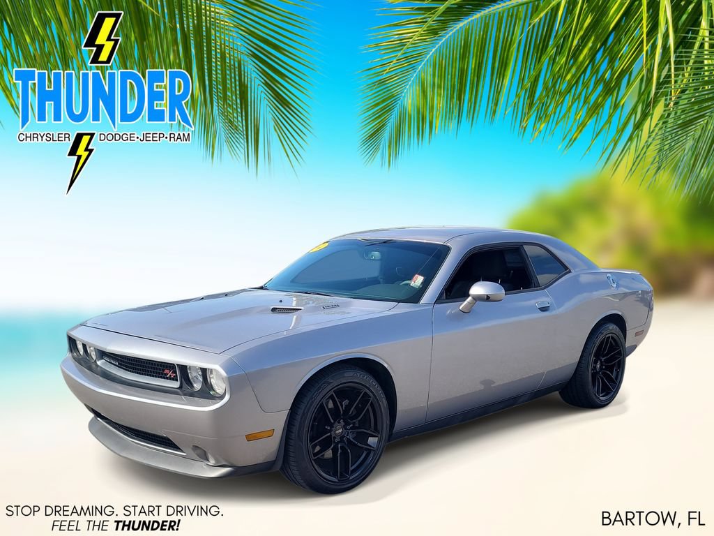 Used 2014 Dodge Challenger R/T RWD image 2
