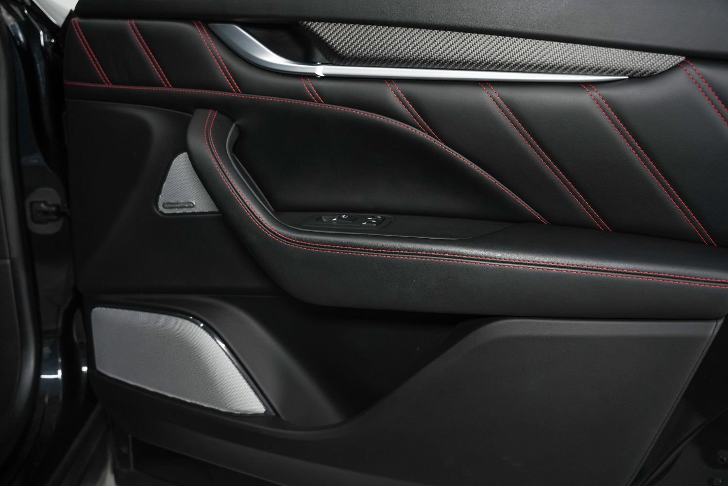 Used 2019 Maserati Levante Trofeo image 35