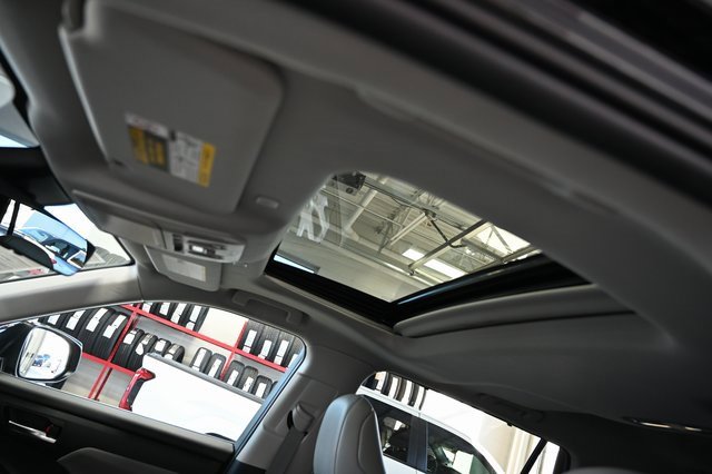 Used 2023 Toyota Highlander XLE image 23