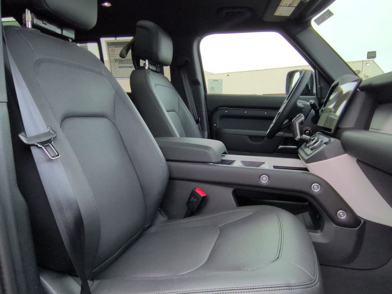 New 2026 Land Rover Defender 110 X-Dynamic SE AWD/4WD image 26