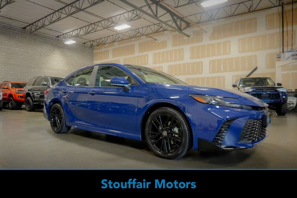 Used 2025 Toyota Camry SE w/ Convenience Package AWD/4WD video 1