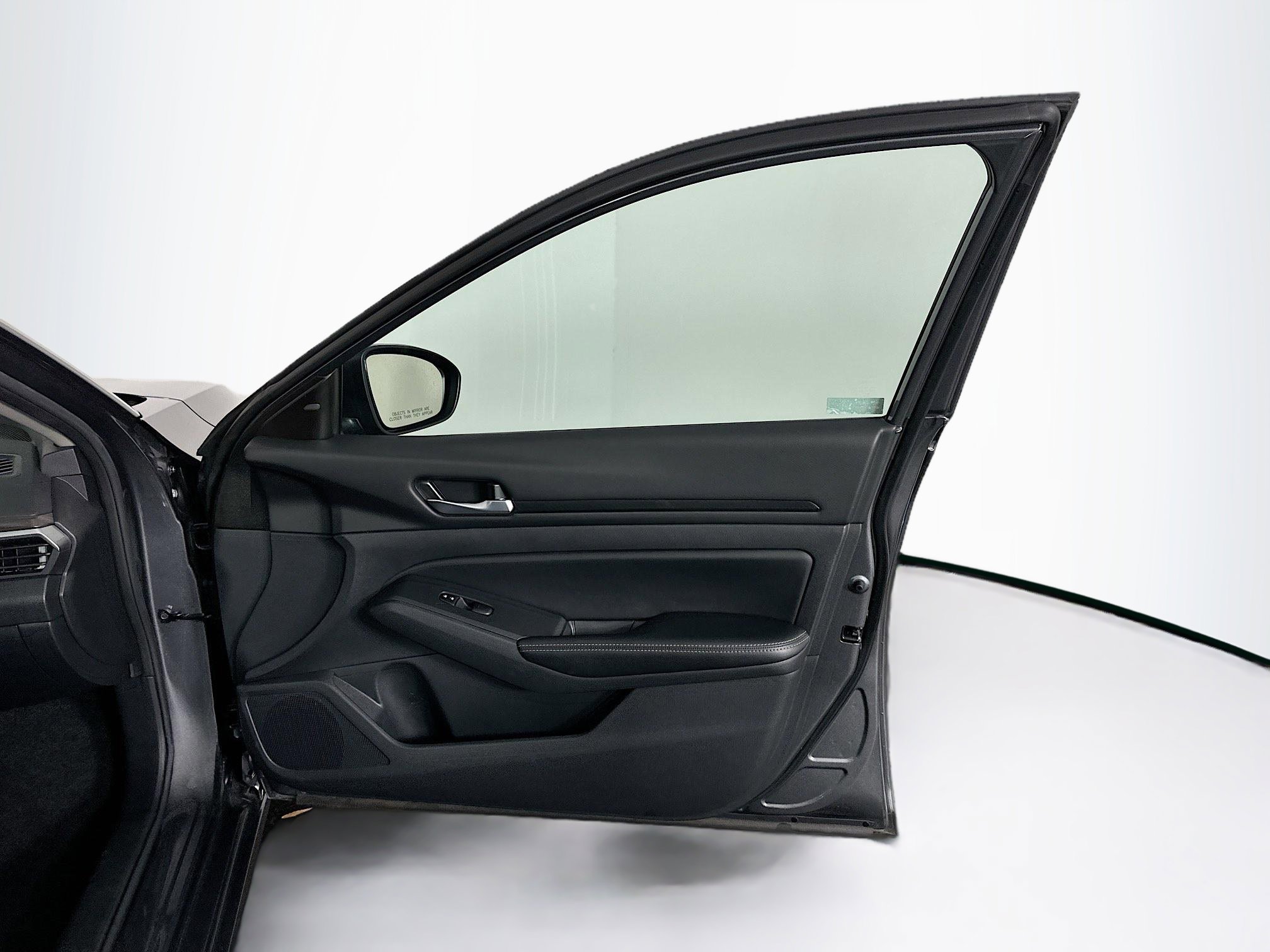 Used 2025 Nissan Altima 2.5 SV image 29