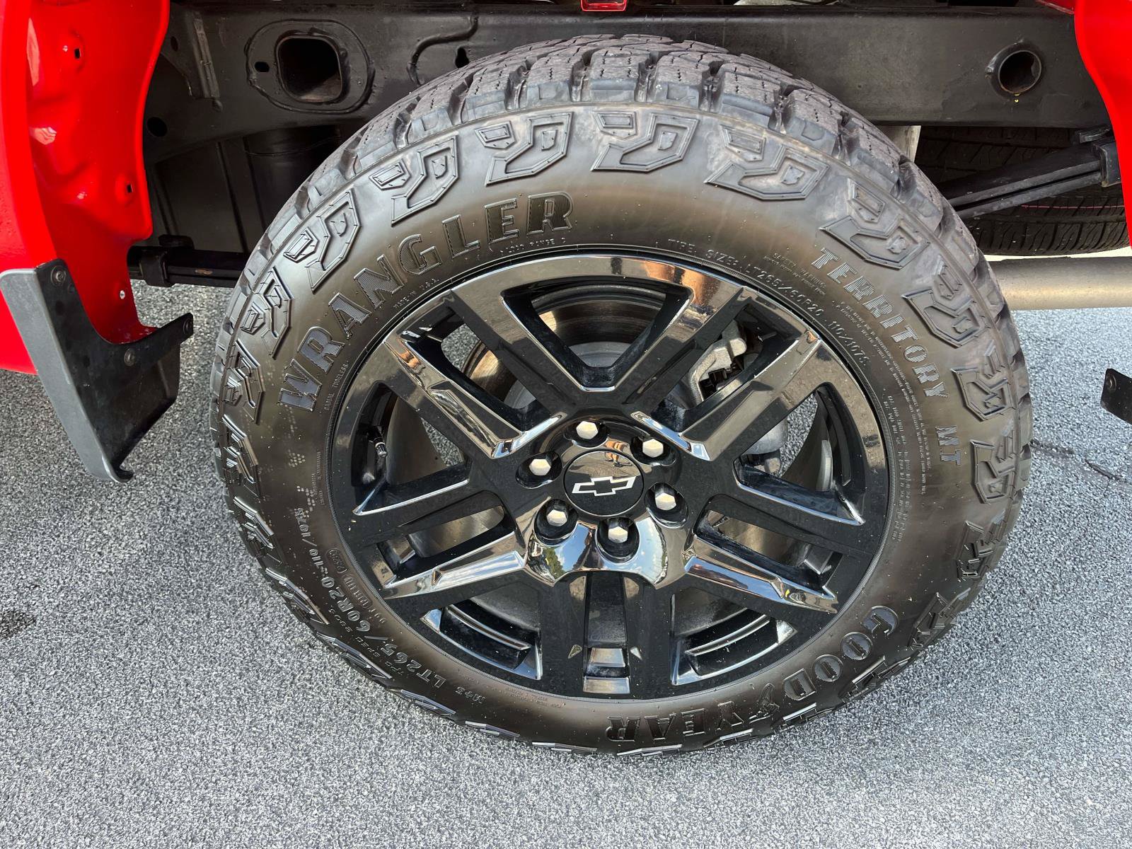 Used 2026 Chevrolet Silverado 1500 Custom Trail Boss w/ LPO, Dark Essentials Package AWD/4WD image 11