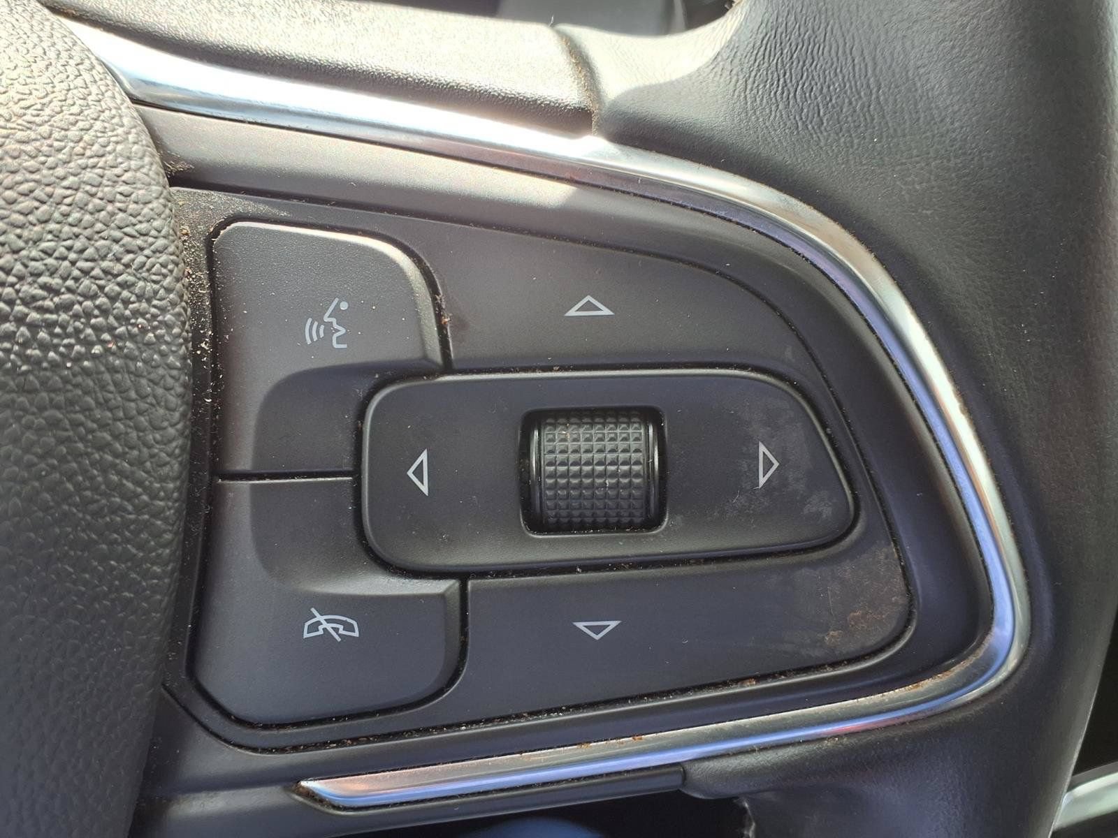 Used 2022 Buick Envision Essence w/ Safety Package FWD image 18