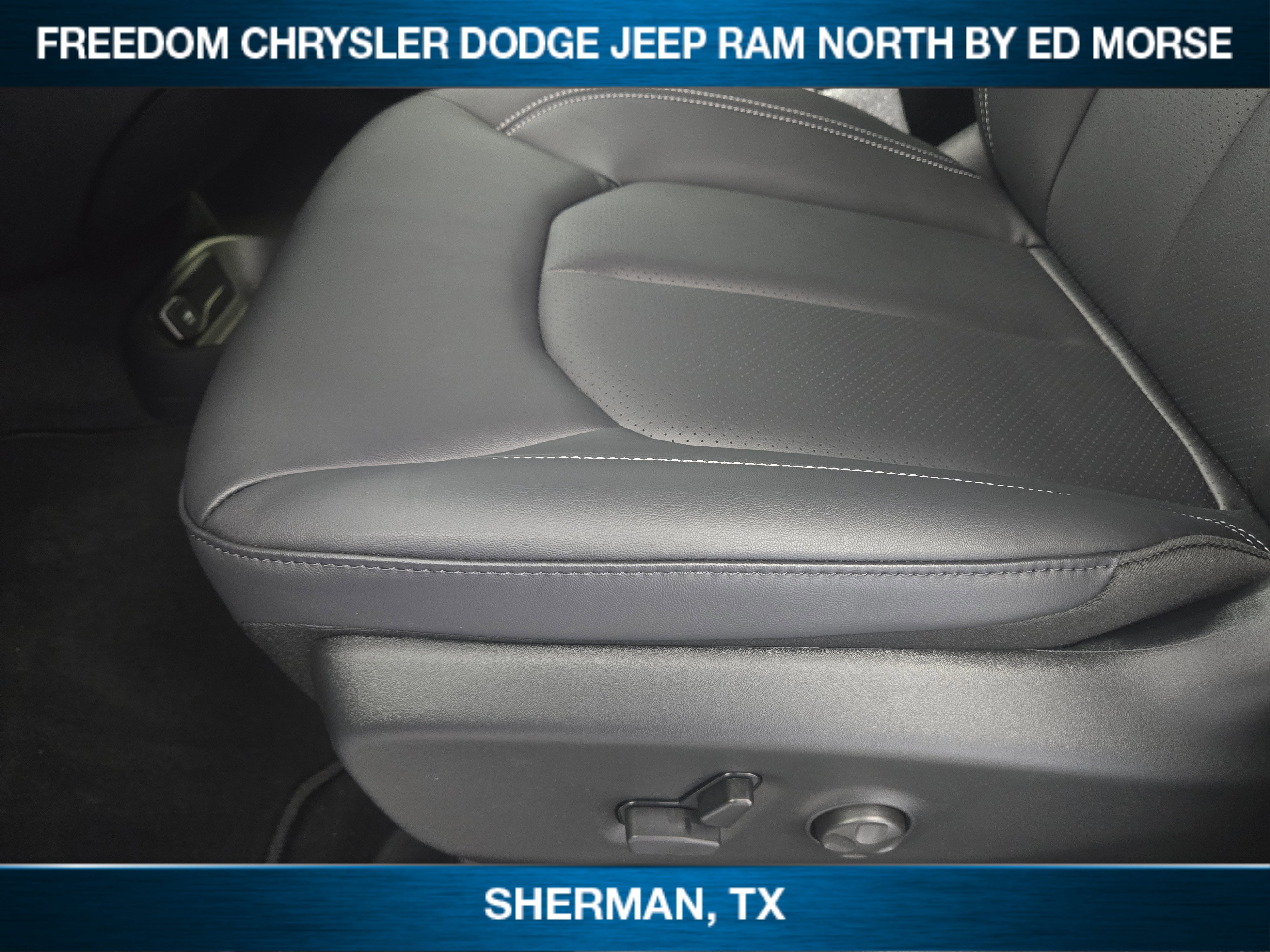 New 2026 Chrysler Pacifica Select image 18