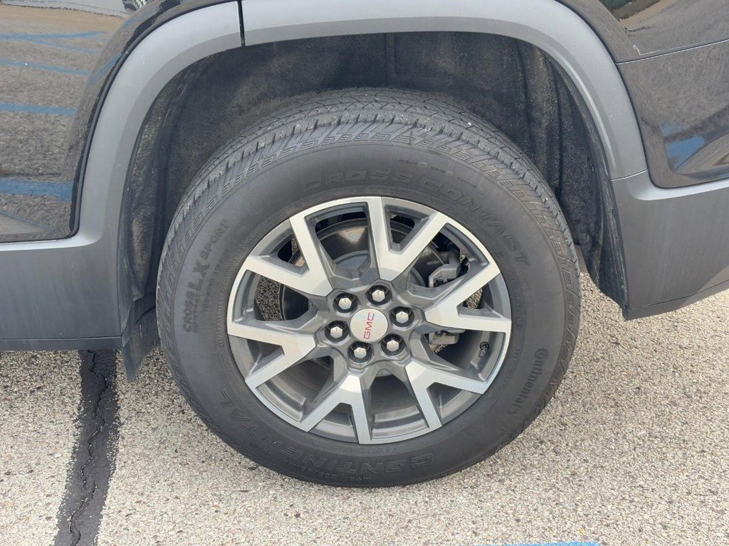 Used 2023 GMC Acadia SLE w/ Driver Convenience Package FWD image 10