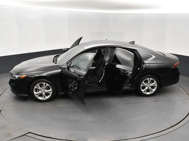 Used 2025 Honda Accord LX image 7