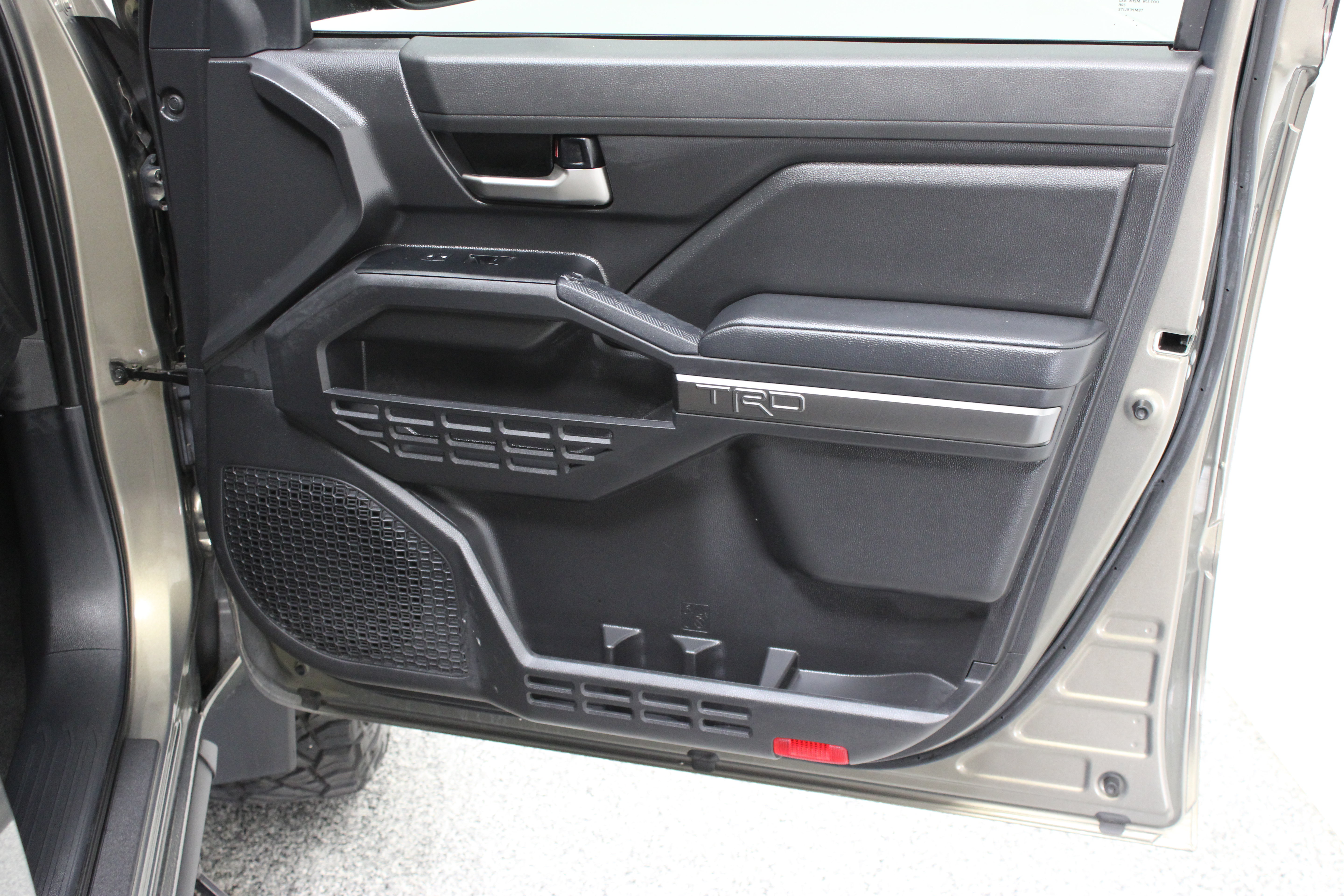 Used 2024 Toyota Tacoma TRD Sport AWD/4WD image 35