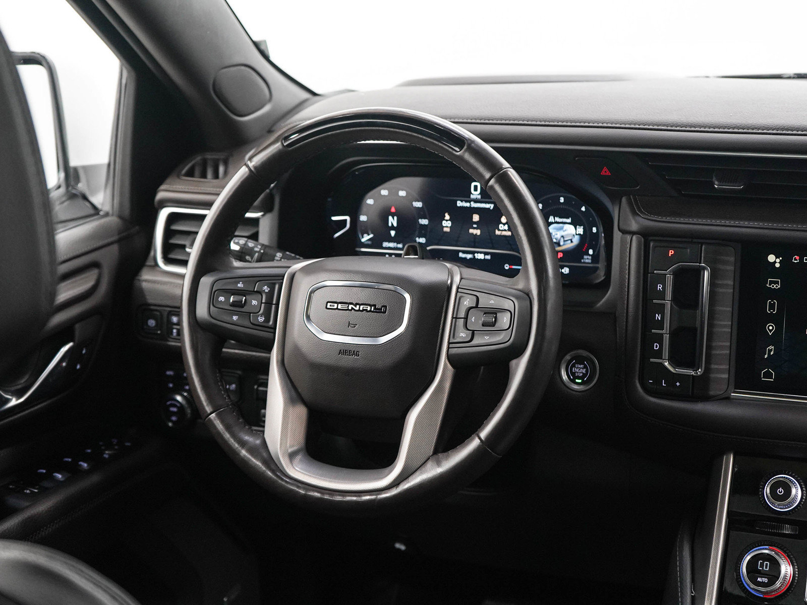 Used 2024 GMC Yukon Denali w/ Denali Reserve Package AWD/4WD image 15