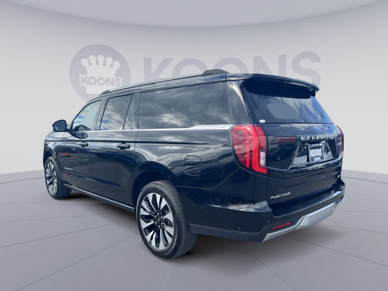 Used 2025 Ford Expedition Max Platinum w/ Driver's Package AWD/4WD image 8