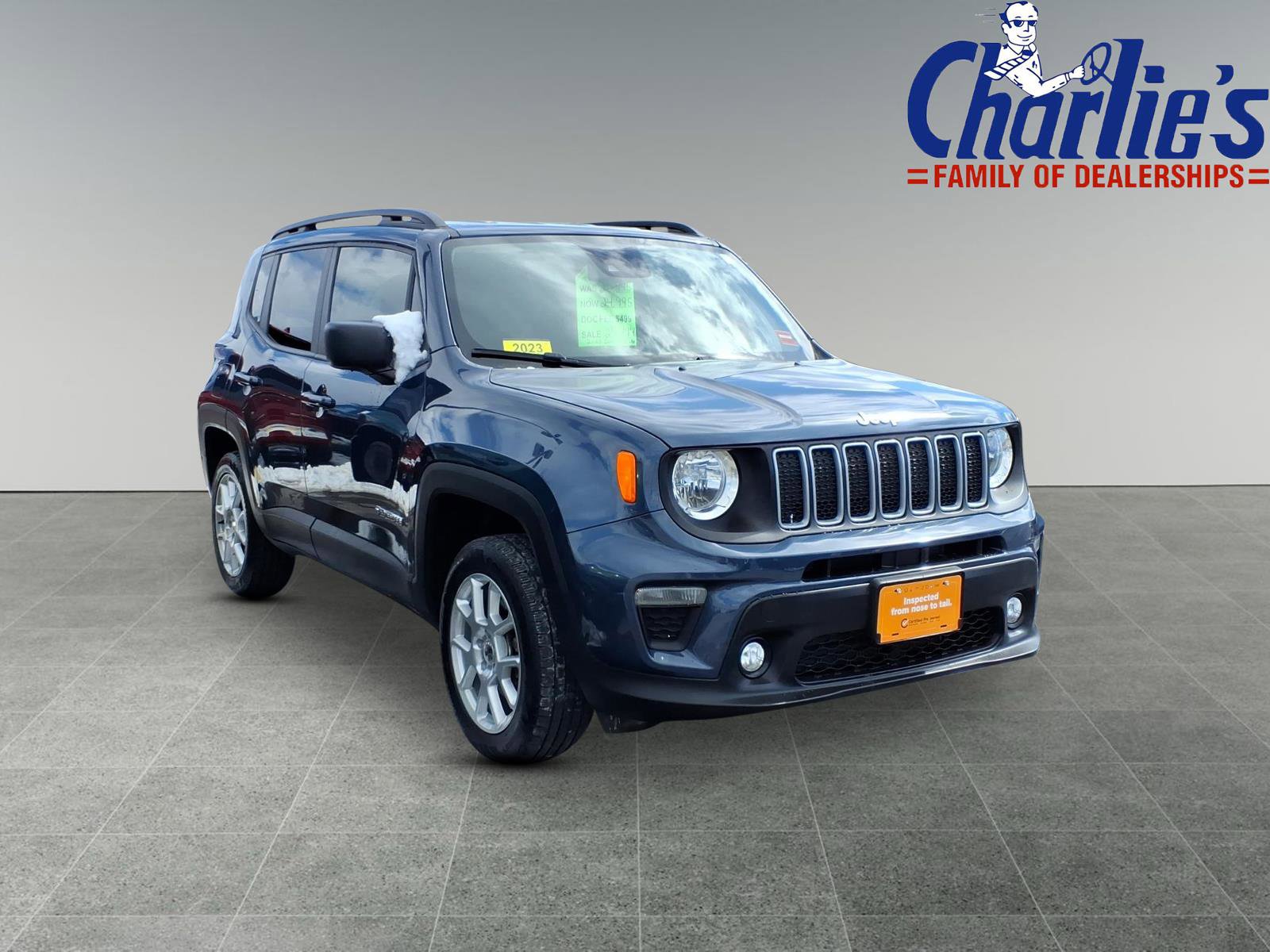 Used 2023 Jeep Renegade Latitude w/ Premium Group image 3