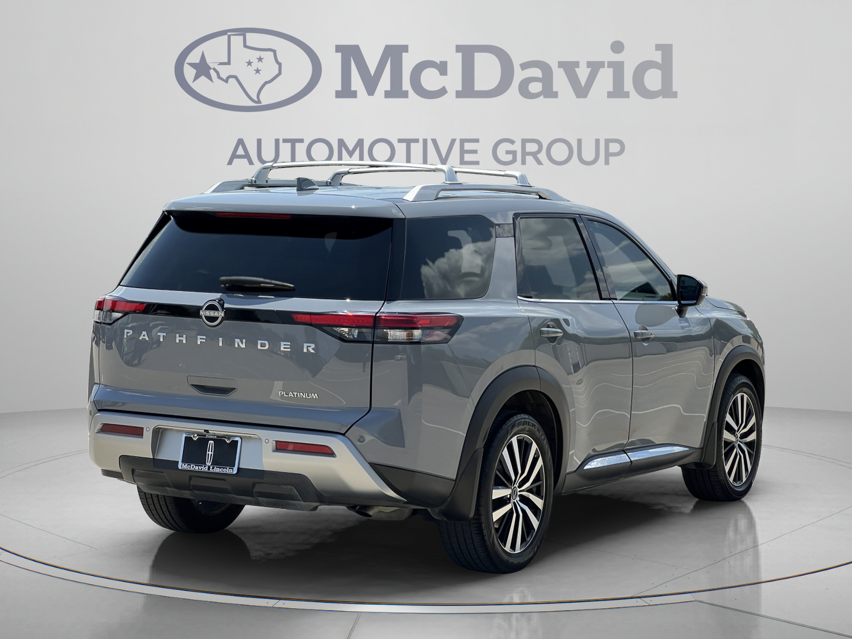 Used 2024 Nissan Pathfinder Platinum w/ Cargo Package FWD image 7