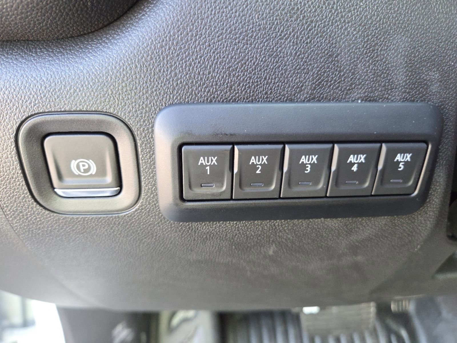 New 2026 GMC Sierra 2500 Pro w/ Convenience Package image 13