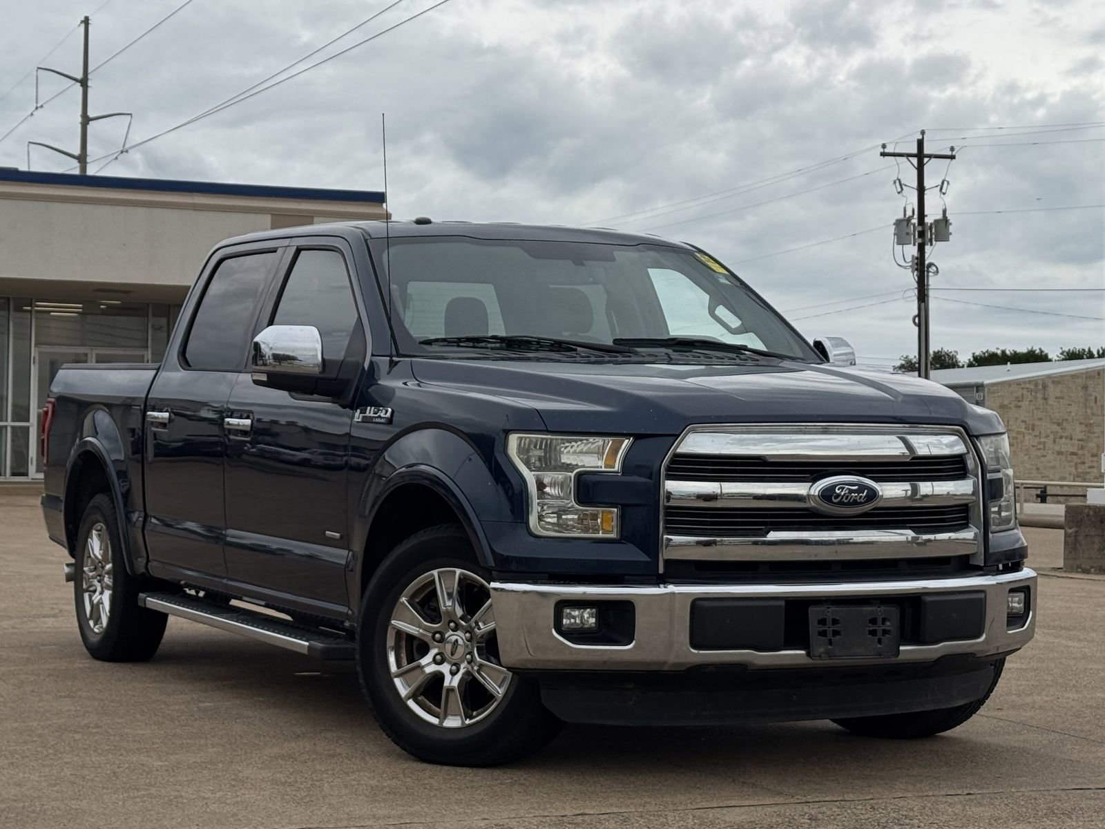 Used 2015 Ford F150 Lariat RWD image 2