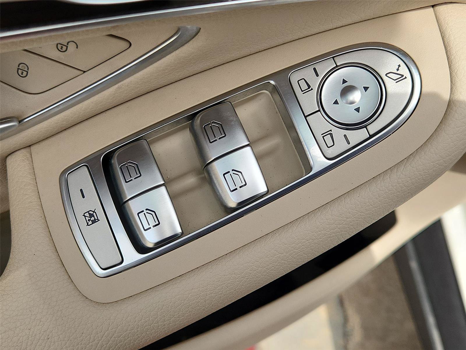 Used 2021 Mercedes-Benz GLC 300 image 23