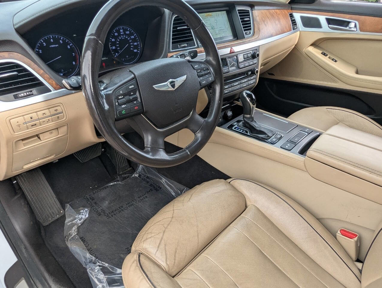 Used 2015 Hyundai Genesis 5.0 image 23