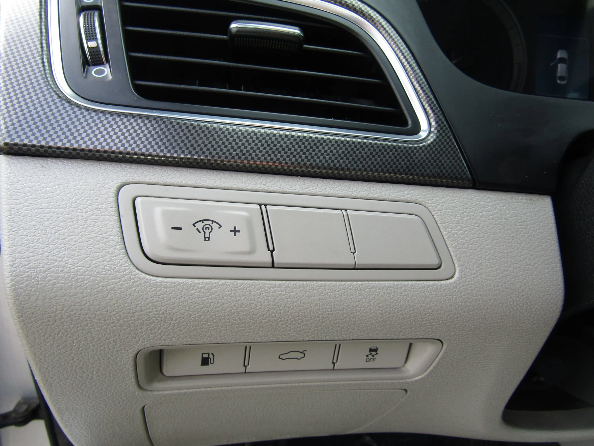 Used 2016 Hyundai Sonata Sport w/ Option Group 1V FWD image 21