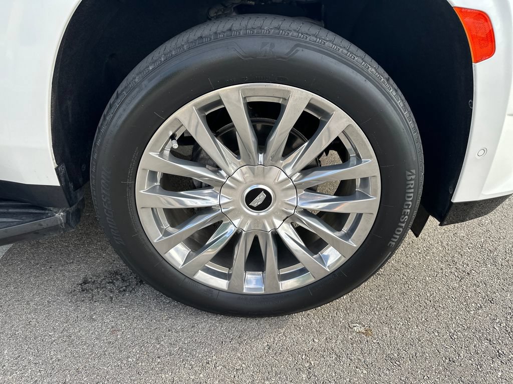 Used 2021 Cadillac Escalade Premium Luxury AWD/4WD image 14
