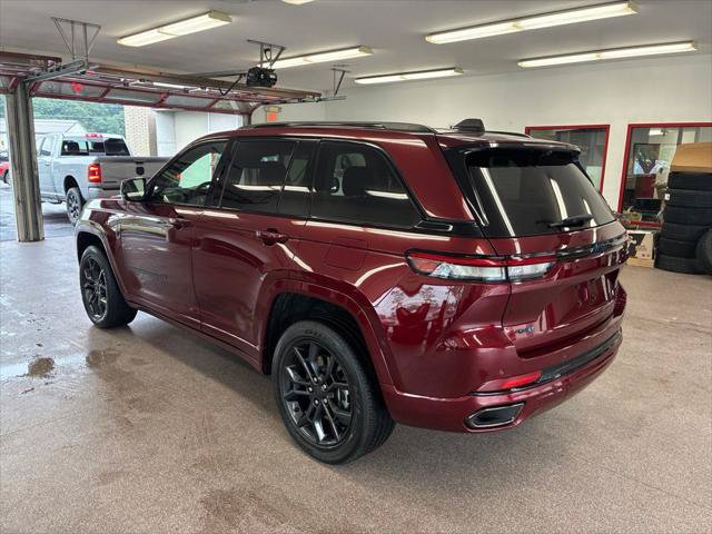 Certified 2023 Jeep Grand Cherokee 30th Anniversary AWD/4WD image 42
