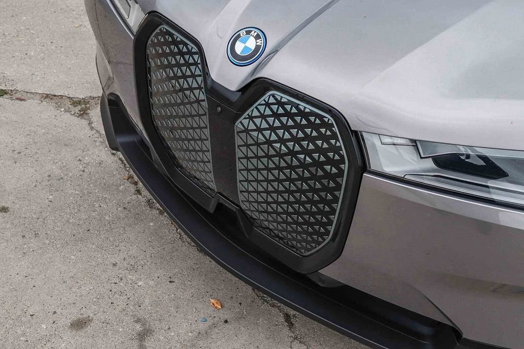 Used 2025 BMW iX xDrive50 w/ Convenience Package image 8