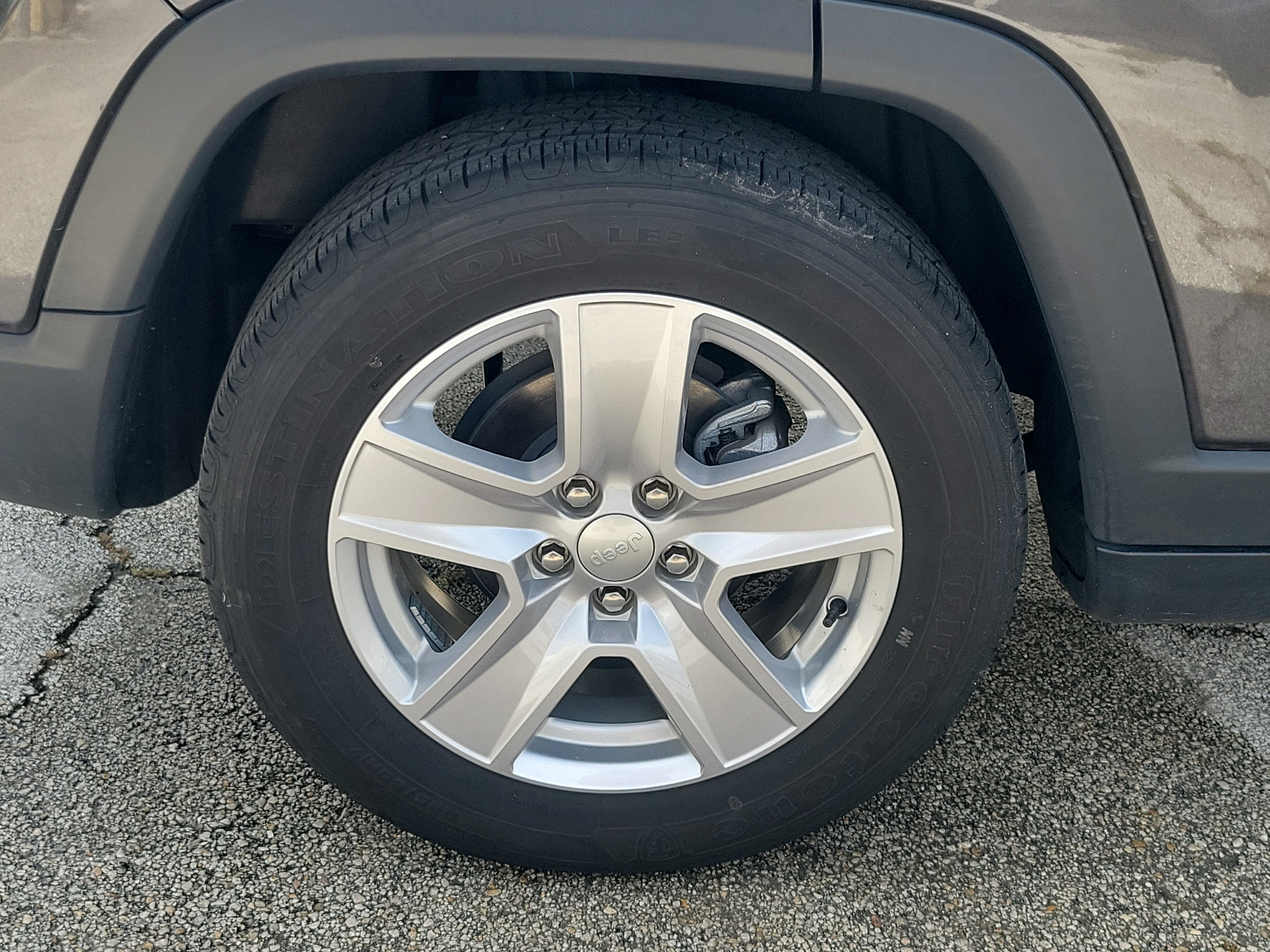 Used 2022 Jeep Compass Latitude w/ Convenience Group FWD image 5
