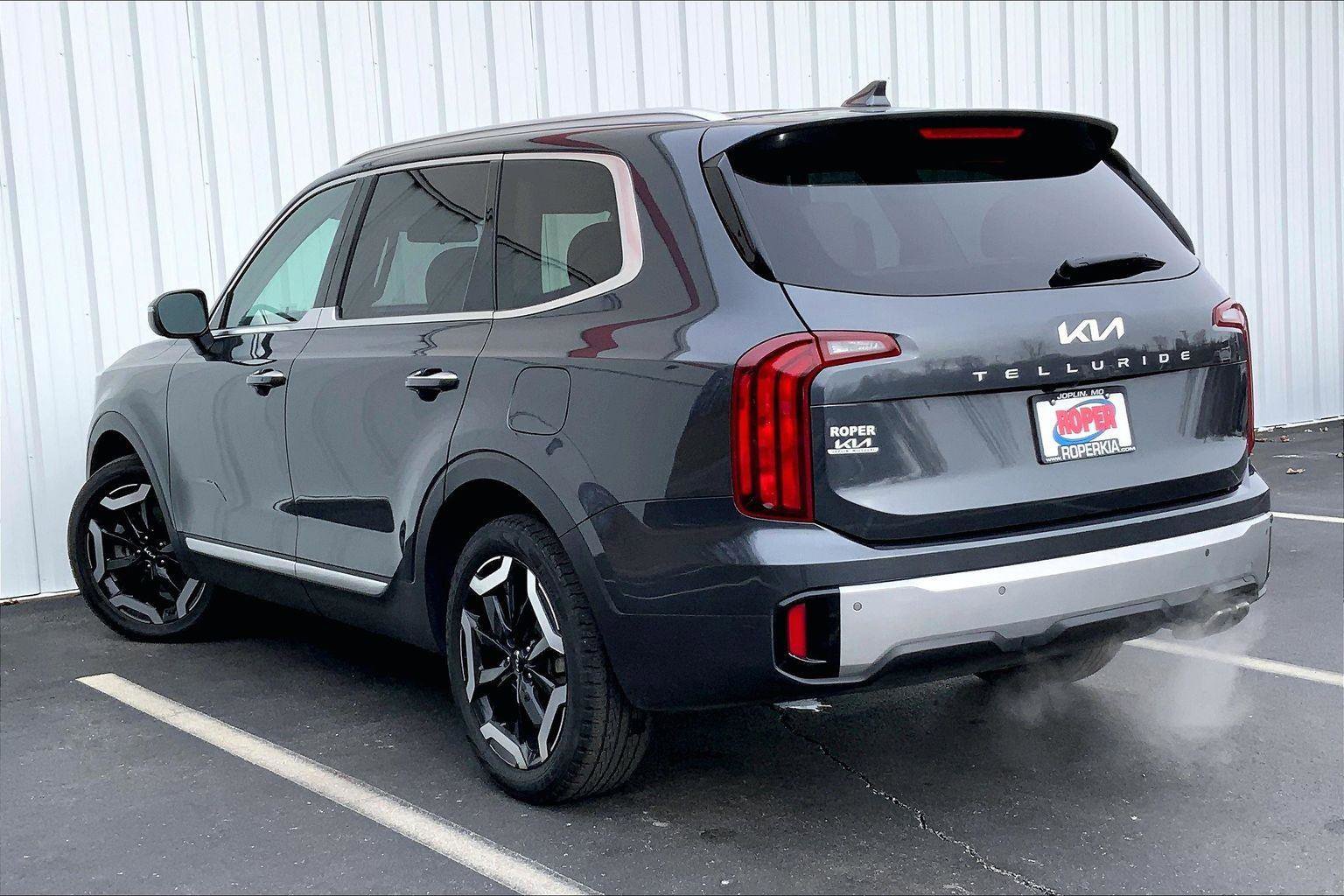 Used 2023 Kia Telluride S image 9