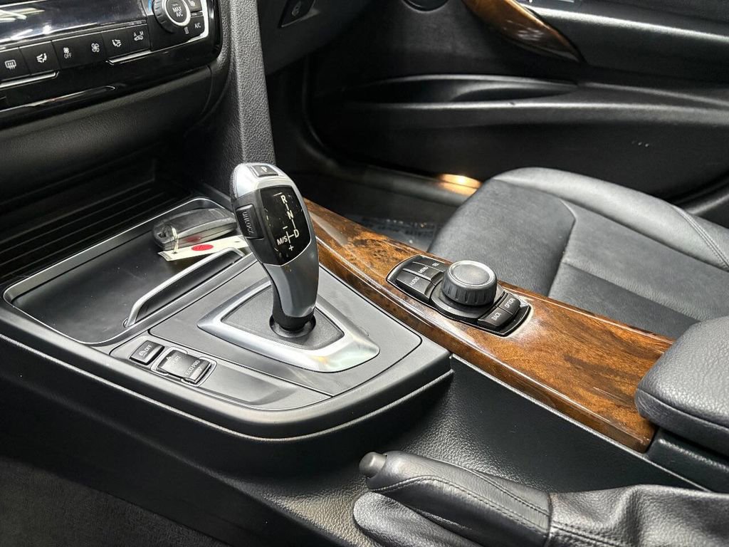 Used 2016 BMW 320i xDrive Sedan image 28