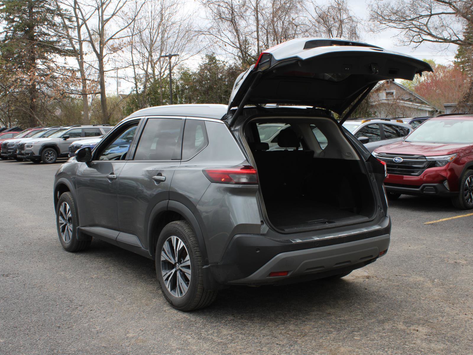 Used 2021 Nissan Rogue SV w/ Premium Package AWD/4WD image 7